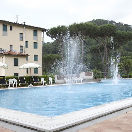 Grappolo D'Oro Hotell Pietrasanta Exteriör bild