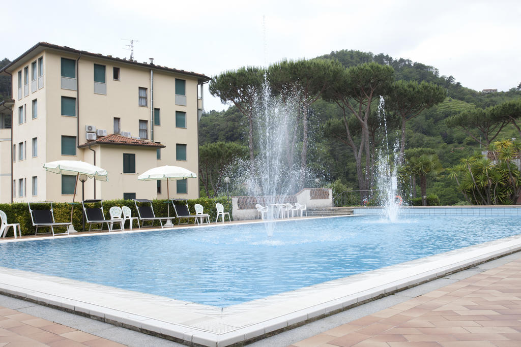 Grappolo D'Oro Hotell Pietrasanta Exteriör bild