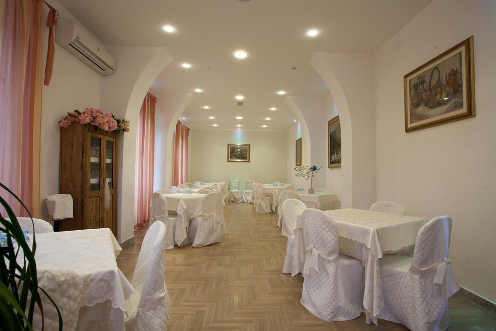 Grappolo D'Oro Hotell Pietrasanta Exteriör bild