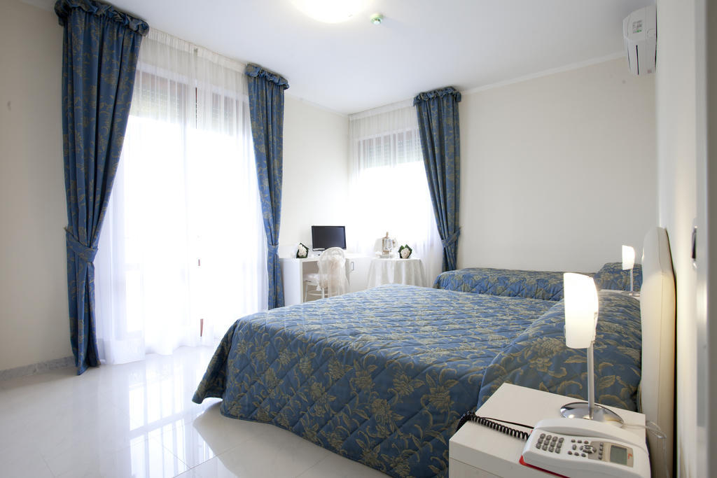 Grappolo D'Oro Hotell Pietrasanta Exteriör bild